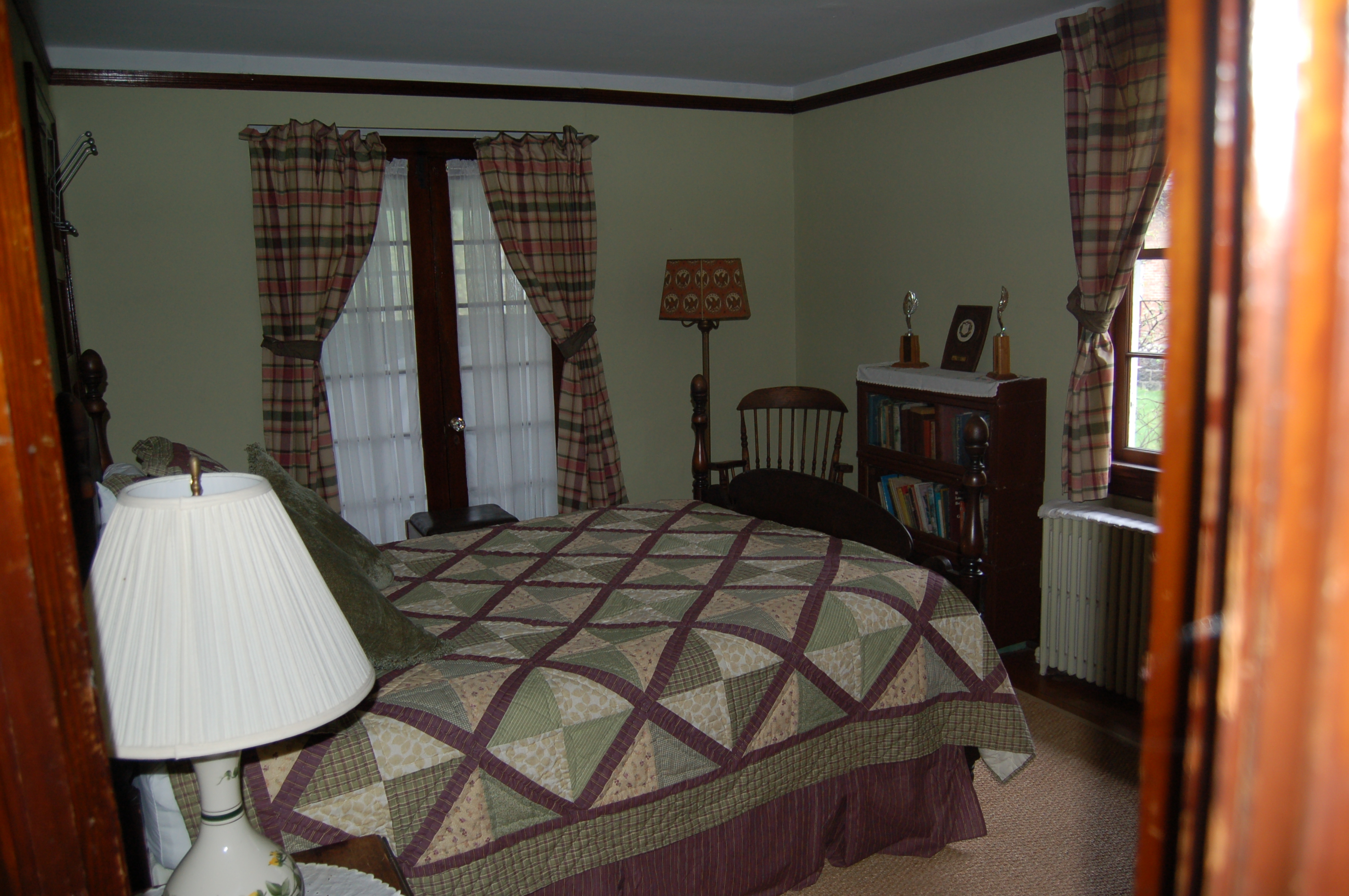 Huttlinger House - Plaid Room